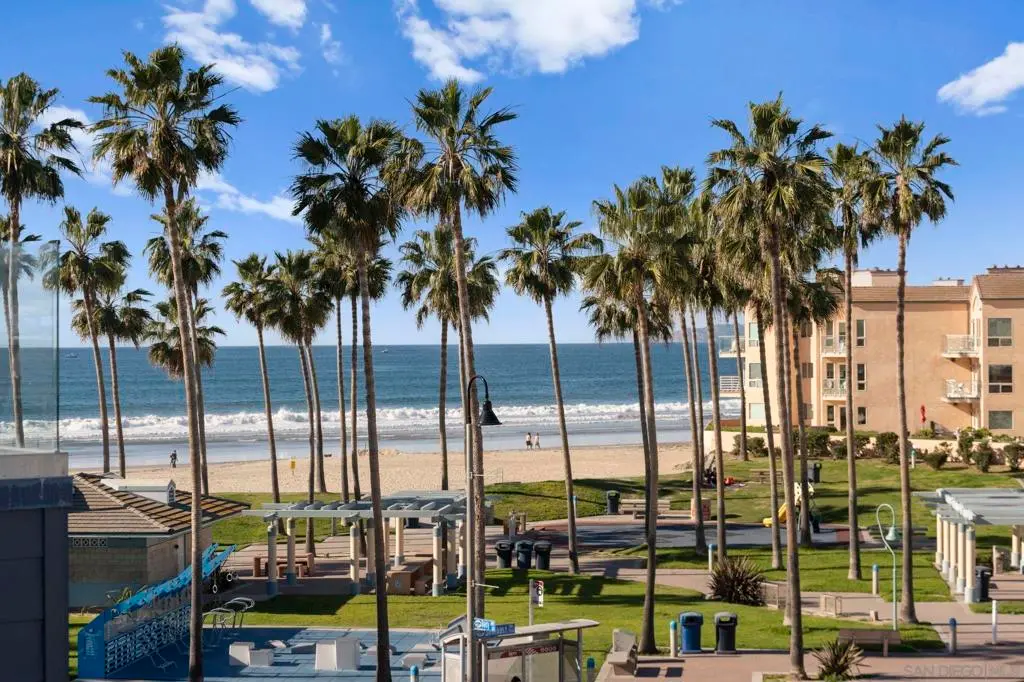 Single Family Residence for rent at 107 Daisy, Imperial Beach, CA featuring 3 beds and 4 baths
