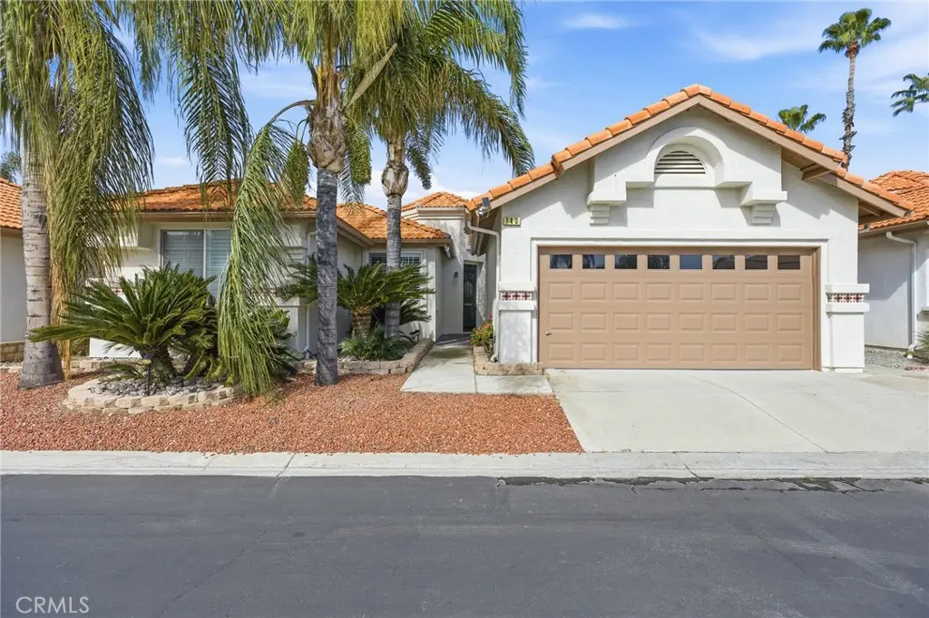 Single Family Residence for sale at 740 Bahama, Hemet, CA featuring 2 beds and 2 baths