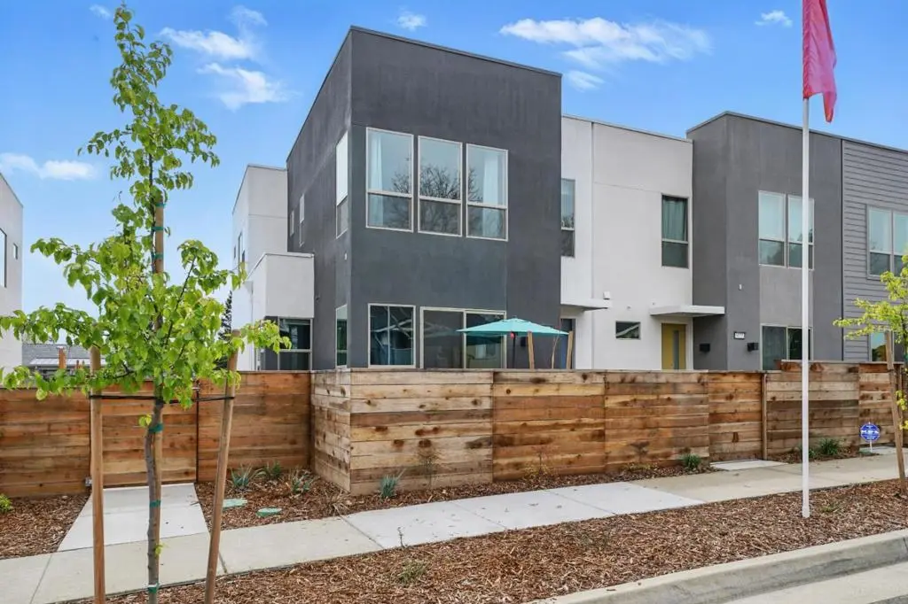 Townhouse for sale at 6129 Bridgecross Drive, Sacramento, CA featuring 3 beds and 3 baths