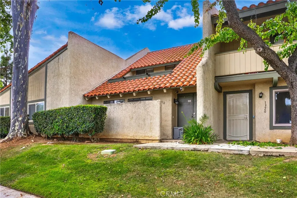 Condominium for sale at 1312 Camelot, Corona, CA featuring 3 beds and 2 baths