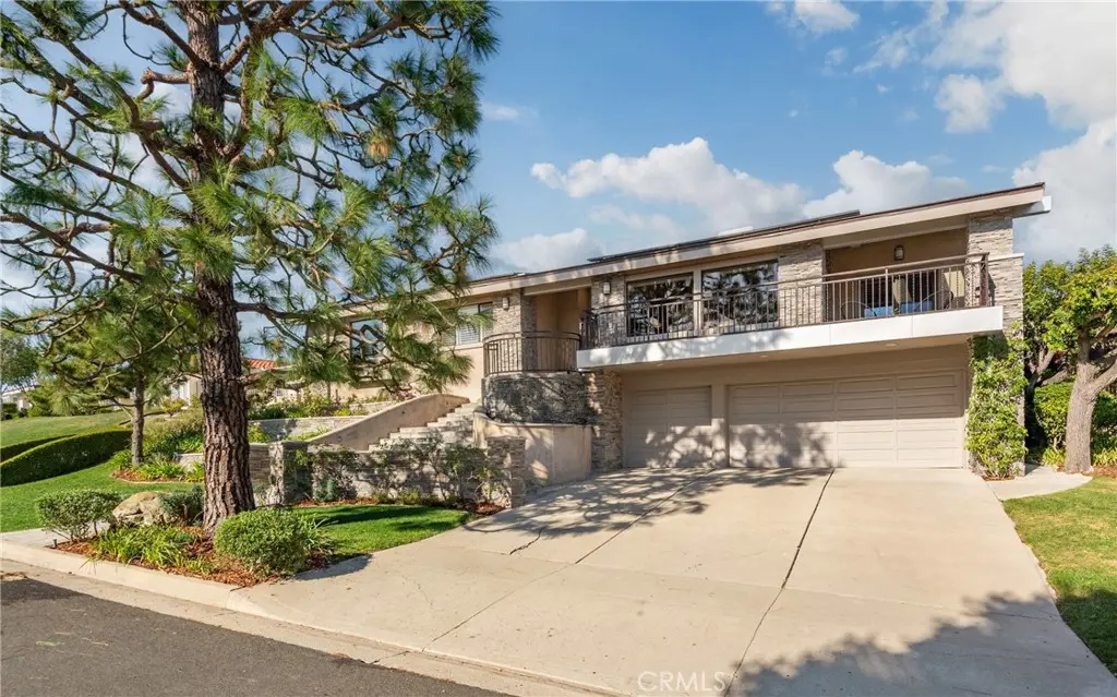 Residential Lease for rent at 30216 Matisse, Rancho Palos Verdes, Los Angeles County, CA featuring 6 beds and 5 baths