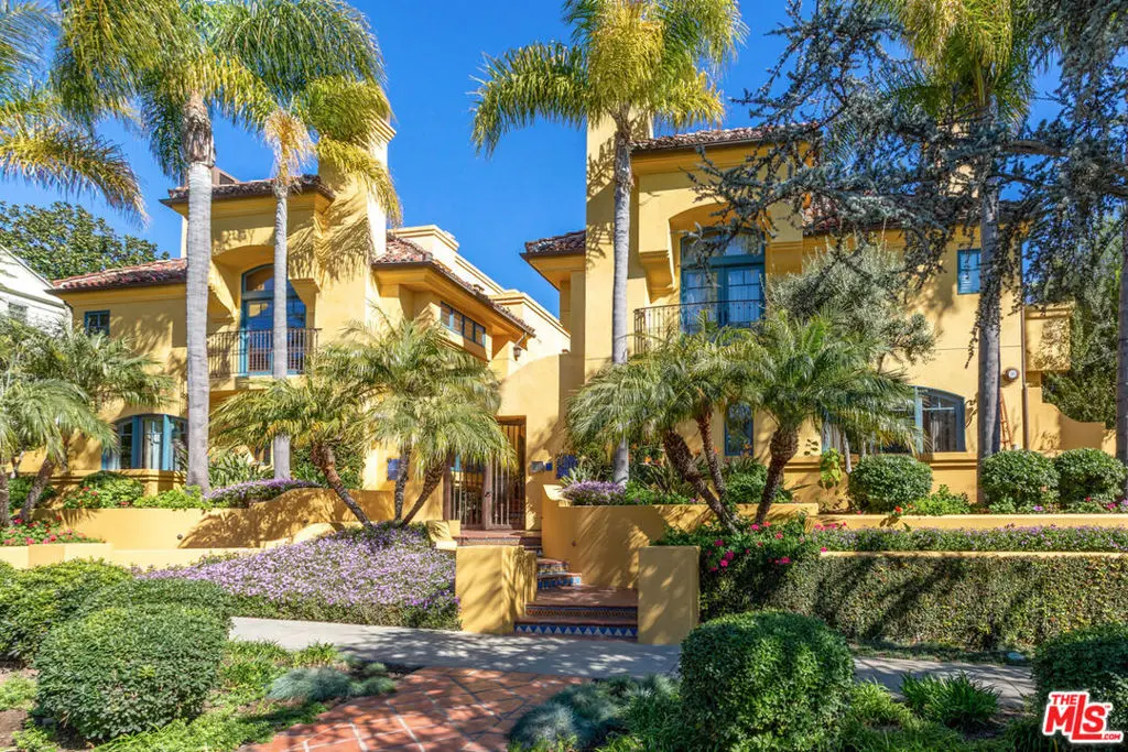 Condominium for rent at 849 14th Street 4, Santa Monica, CA featuring 3 beds and 3 baths