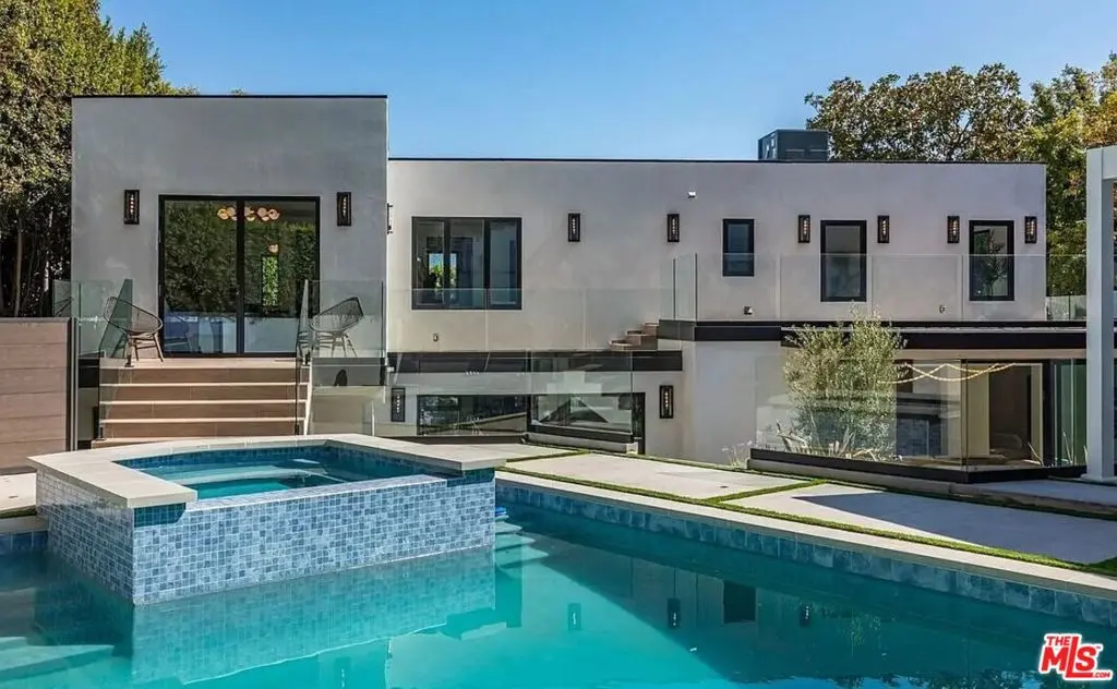 Residential Lease for rent at 1271 Sunset Plaza Drive, Los Angeles, Los Angeles County, CA featuring 4 beds and 5 baths