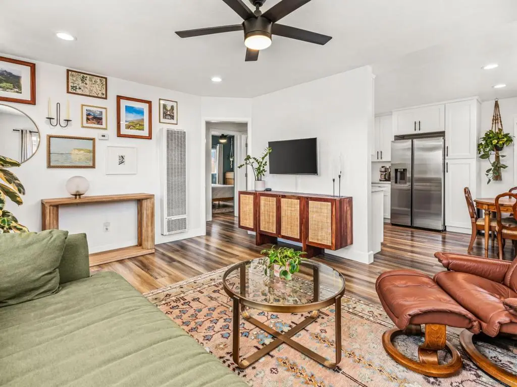 Single Family Residence for sale at 980 Georgia St, Imperial Beach, CA featuring 2 beds and 1 bath