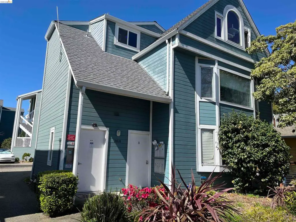 Condominium for sale at 2018 9Th St B, Berkeley, CA featuring 2 beds and 1 bath