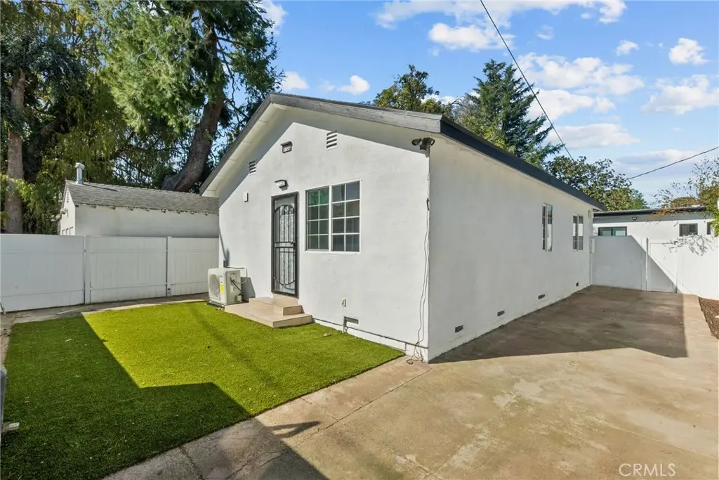 5732 Stansbury Avenue, Sherman Oaks, CA — listing photo 1
