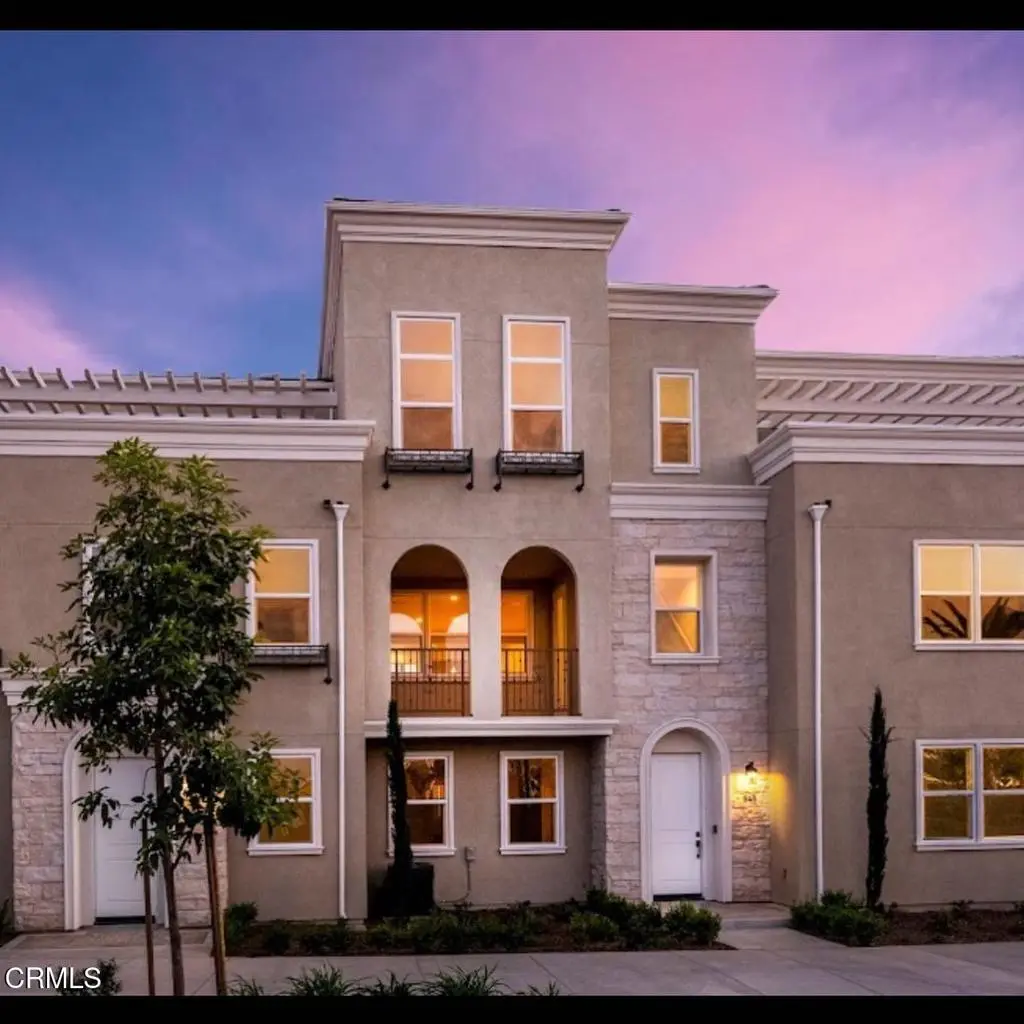 Townhouse for rent at 633 Winchester Drive, Oxnard, CA featuring 4 beds and 4 baths