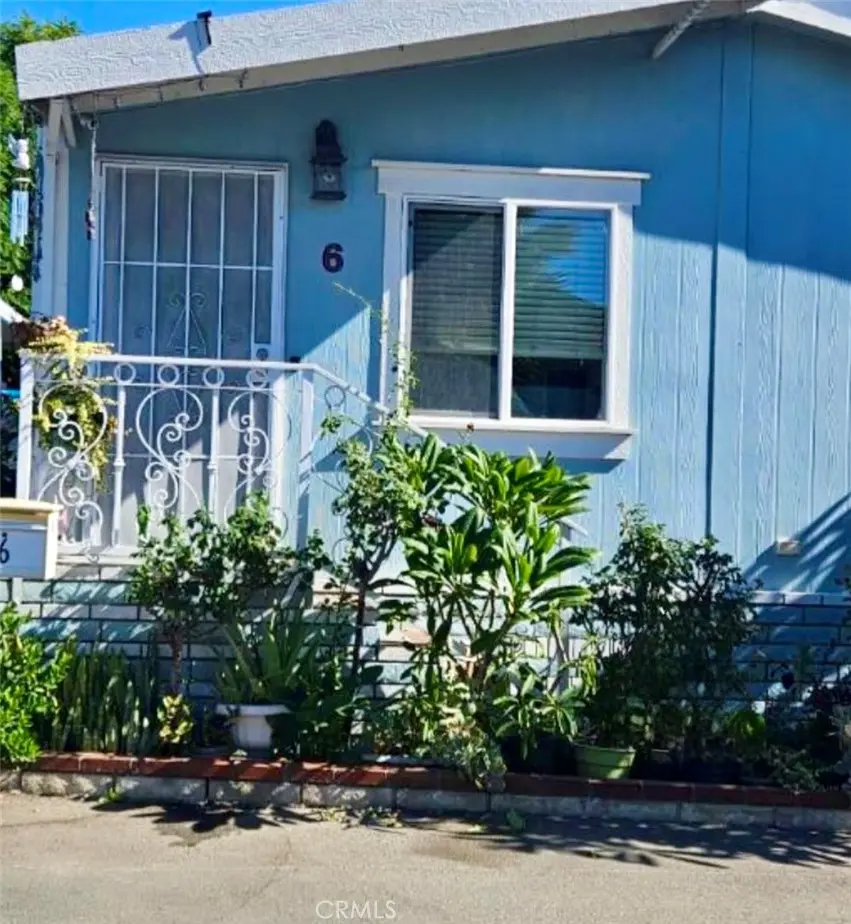 6545 Wilbur 6, Reseda, CA — listing photo 1