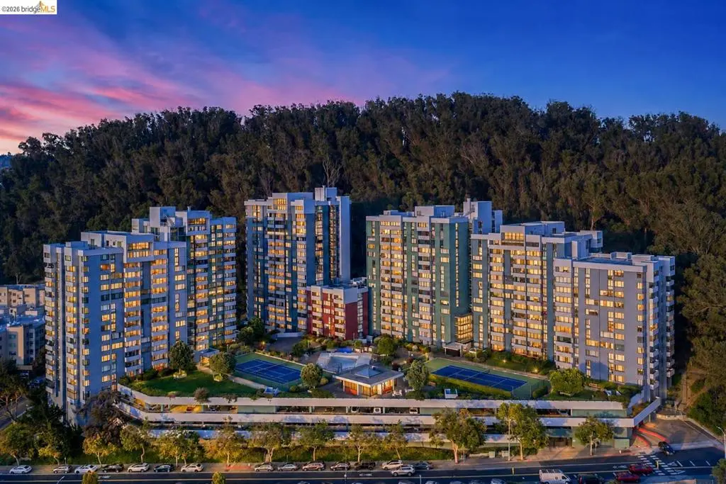 Condominium for sale at 555 Pierce St 422, Albany, CA featuring 1 bed and 1 bath