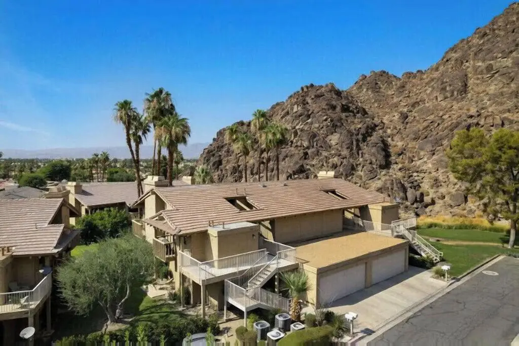 Residential Lease for rent at 46568 Arapahoe Drive A, Indian Wells, Riverside County, CA featuring 2 beds and 2 baths
