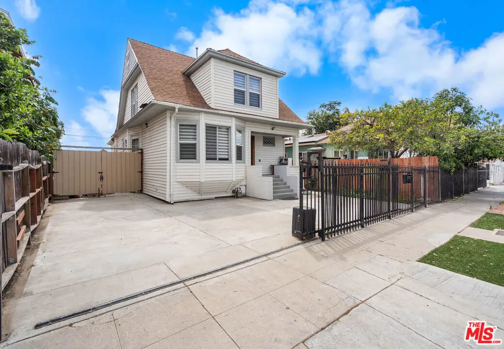 Single Family Residence for sale at 1132 E 27th Street, Los Angeles, CA featuring 6 beds and 5 baths
