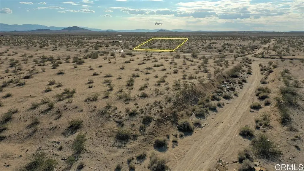 F8/VIC Vac Ave, Lancaster, CA — listing photo 1