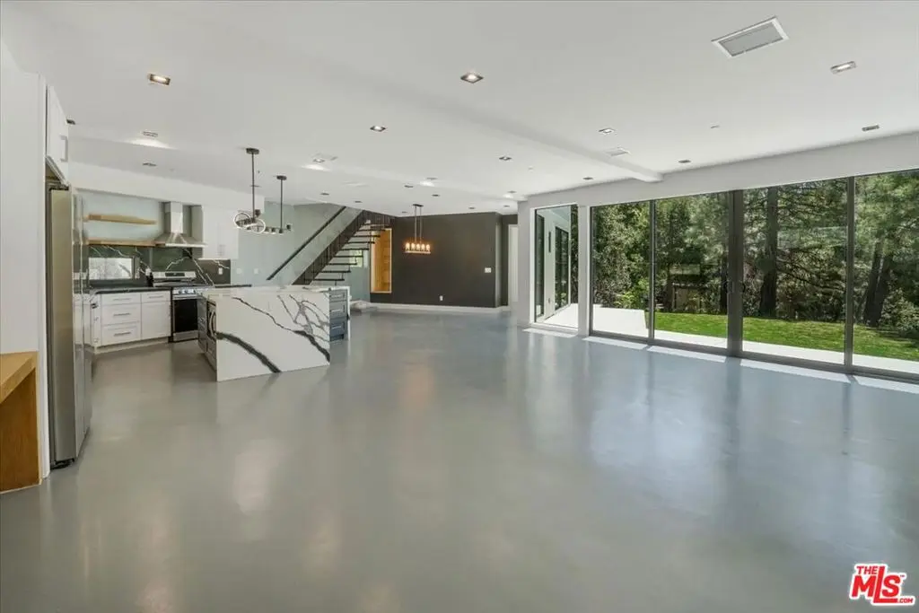 1021 Teakwood Drive, Lake Arrowhead, CA — listing photo 1