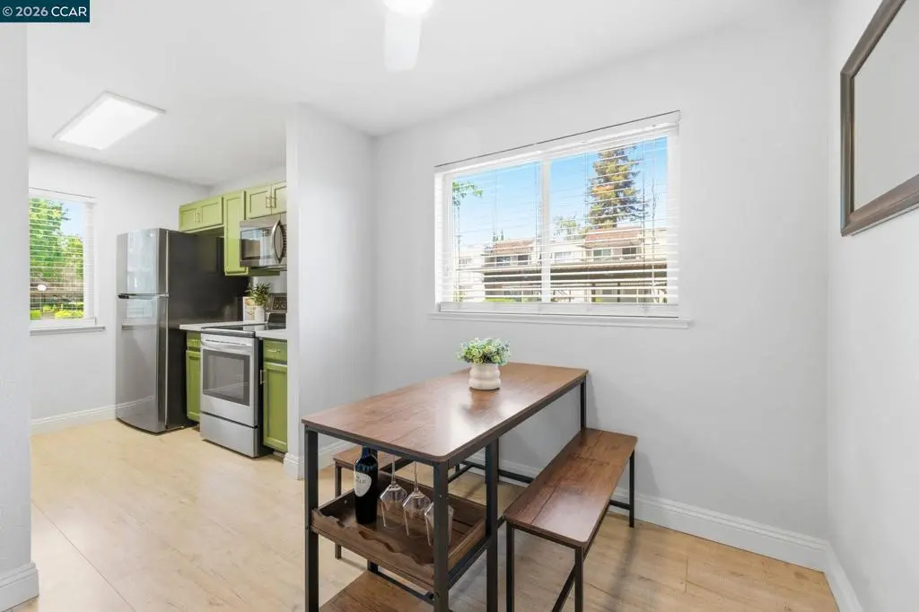 Condominium for sale at 102 Luna Grande Cir 5, Sacramento, CA featuring 2 beds and 2 baths