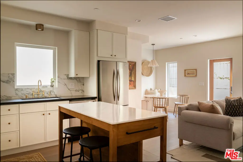 Condominium for sale at 931 S Sycamore Avenue, Los Angeles, CA featuring 3 beds and 3 baths