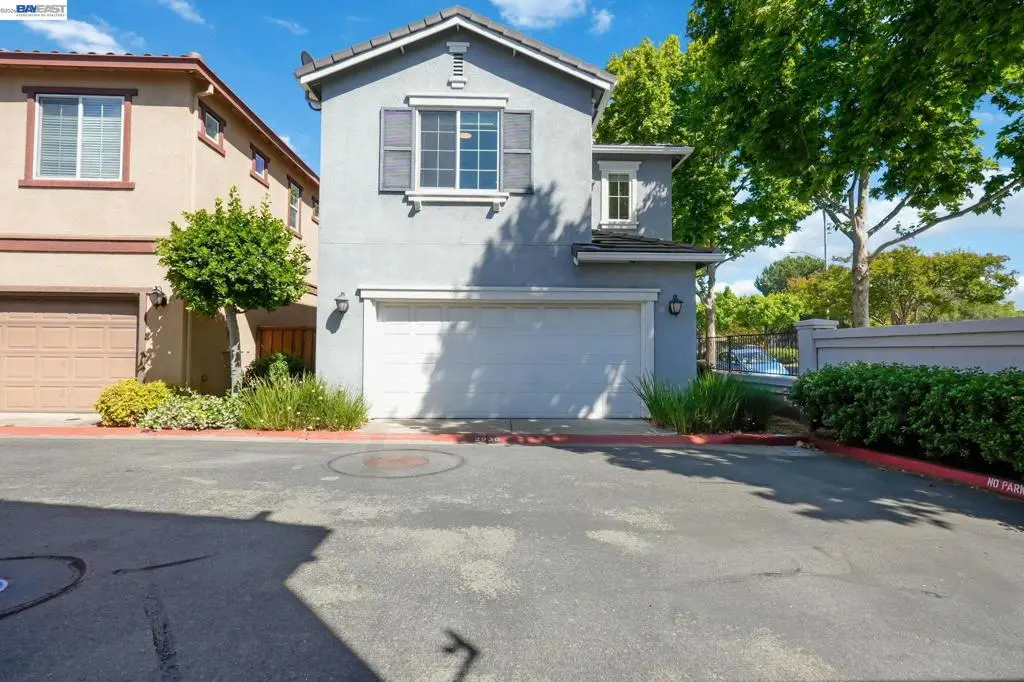 Single Family Residence for sale at 2930 Kobio Dr, Concord, CA featuring 4 beds and 3 baths