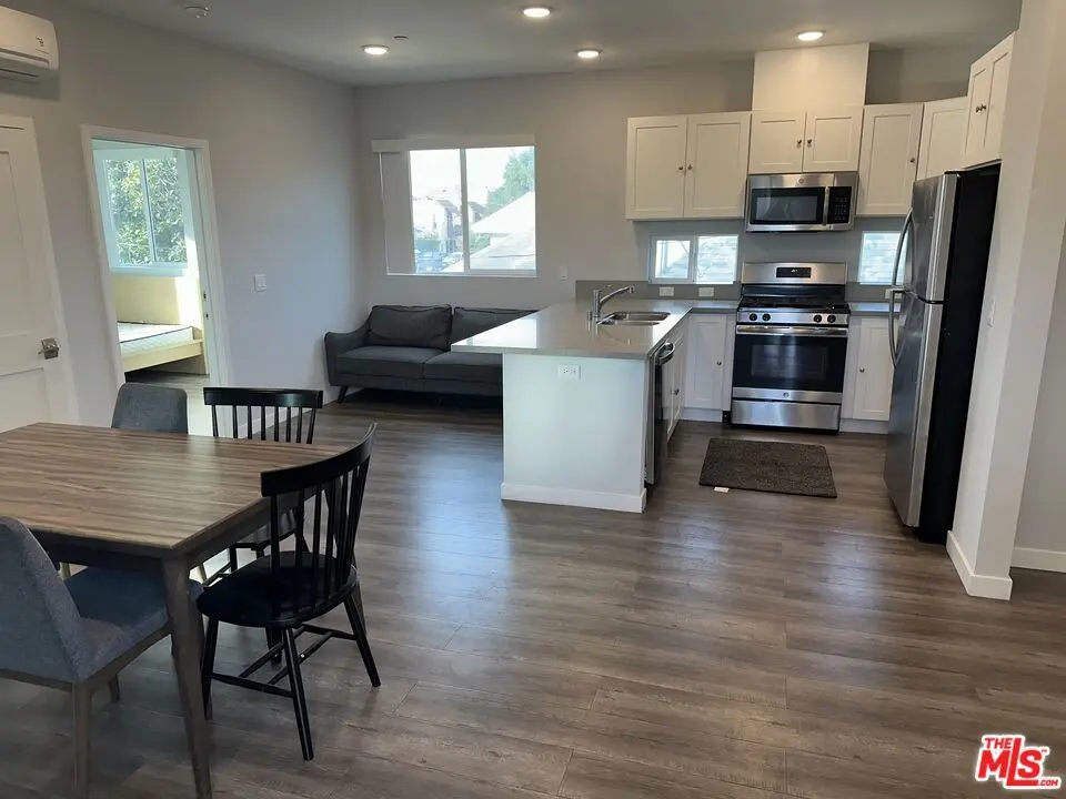 Residential Lease for rent at 1154 1/2 S Ardmore Ave, Los Angeles, Los Angeles County, CA featuring 3 beds and 3 baths