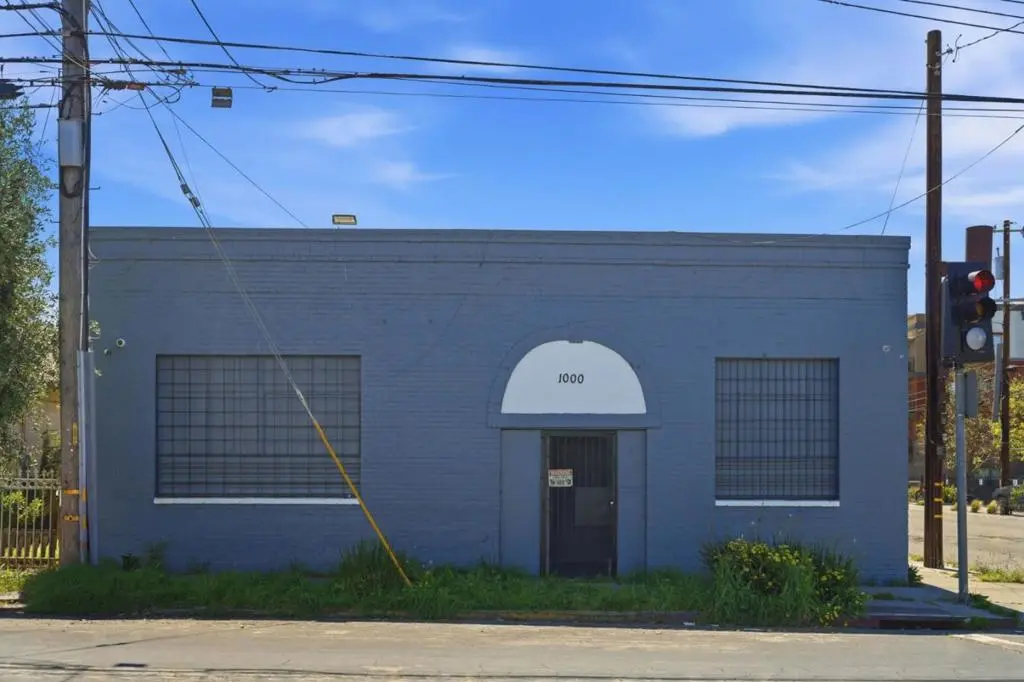 Residential Lease for rent at 1000 Chanslor Avenue, Richmond, CA featuring 1 bed and 2 baths