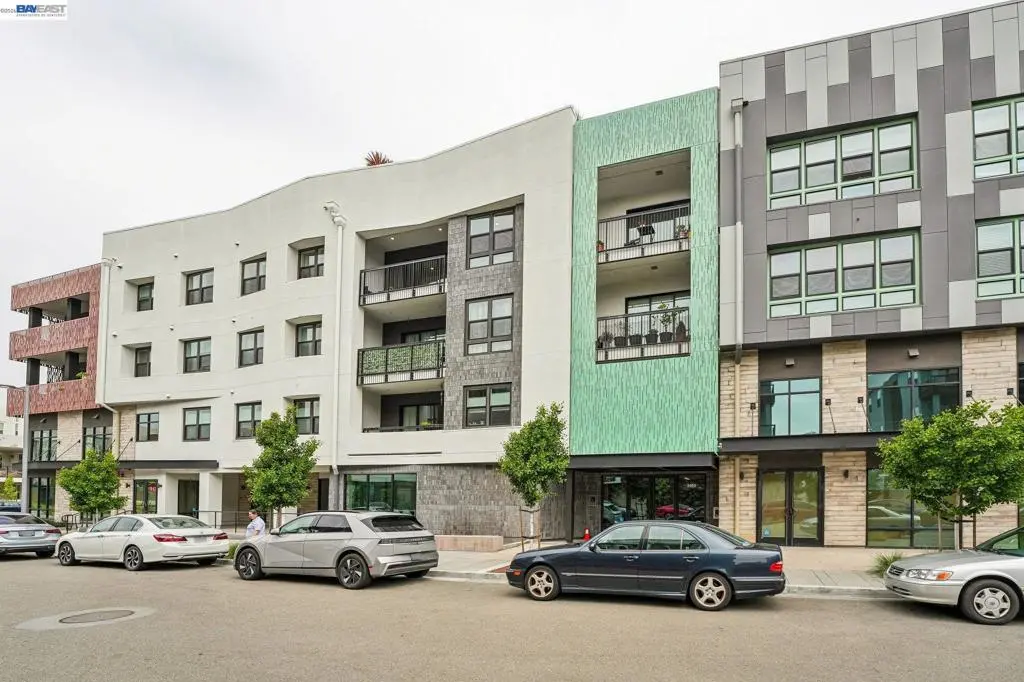 Condominium for sale at 3465 Inspiration Way 402, Fremont, CA featuring 3 beds and 2 baths