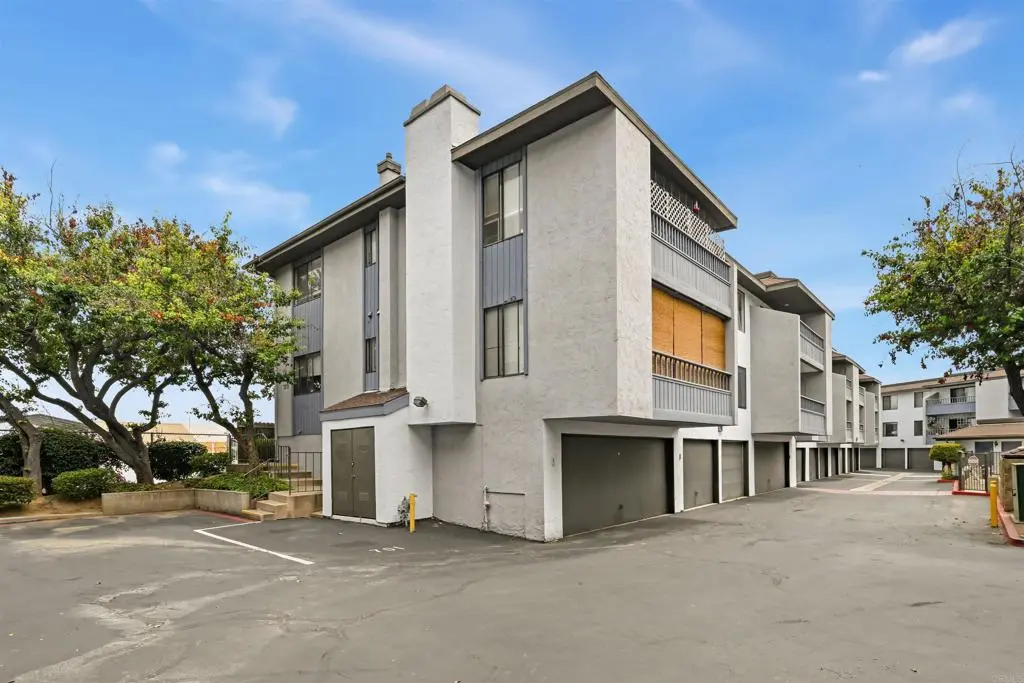 Condominium for rent at 3215 Midway 703, San Diego, CA featuring 2 beds and 2 baths