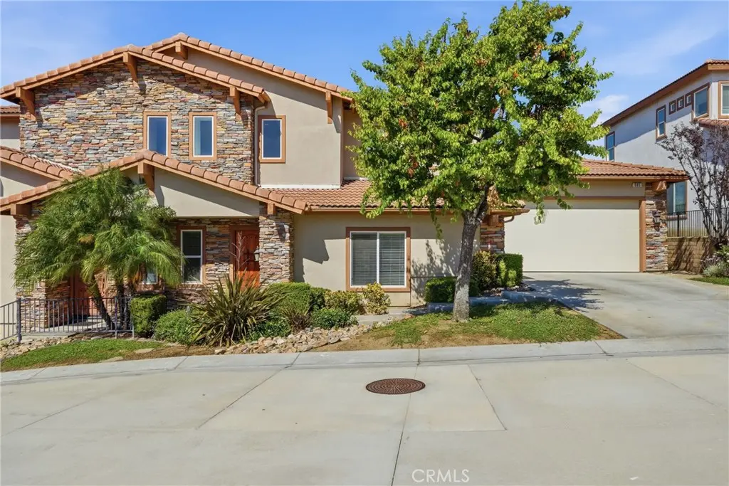 Condominium for sale at 585 Via Pueblo, Riverside, CA featuring 3 beds and 4 baths