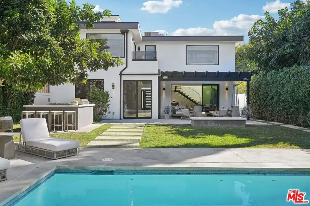 Single Family Residence for rent at 731 N Curson Avenue, Los Angeles, CA featuring 6 beds and 6 baths
