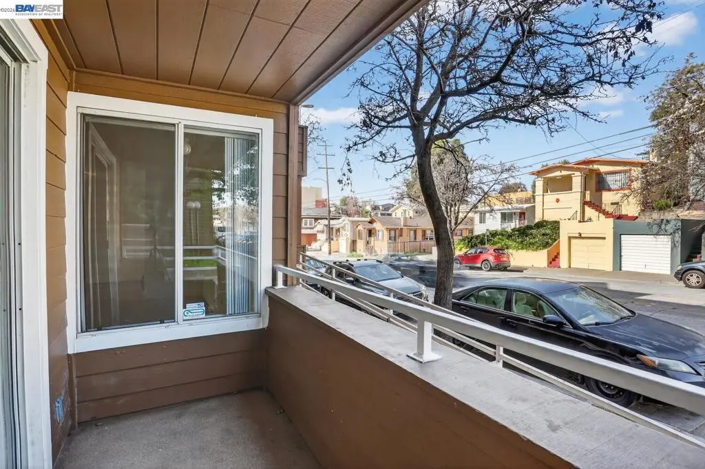 Condominium for sale at 2901 Macarthur Blvd 103, Oakland, CA featuring 2 beds and 1 bath