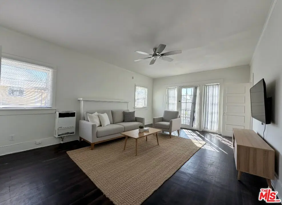 Residential Lease for rent at 2142 S Oak Street, Los Angeles, Los Angeles County, CA featuring 2 beds and 2 baths