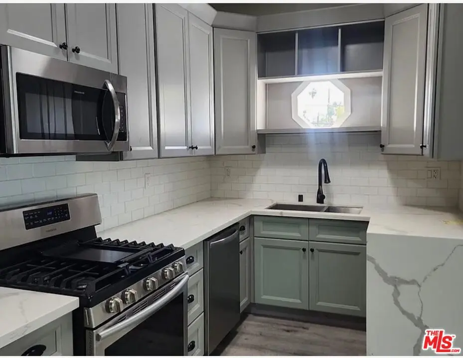 Apartment for rent at 119 S Westmoreland Avenue 121 1/2, Los Angeles, CA featuring 2 beds and 2 baths
