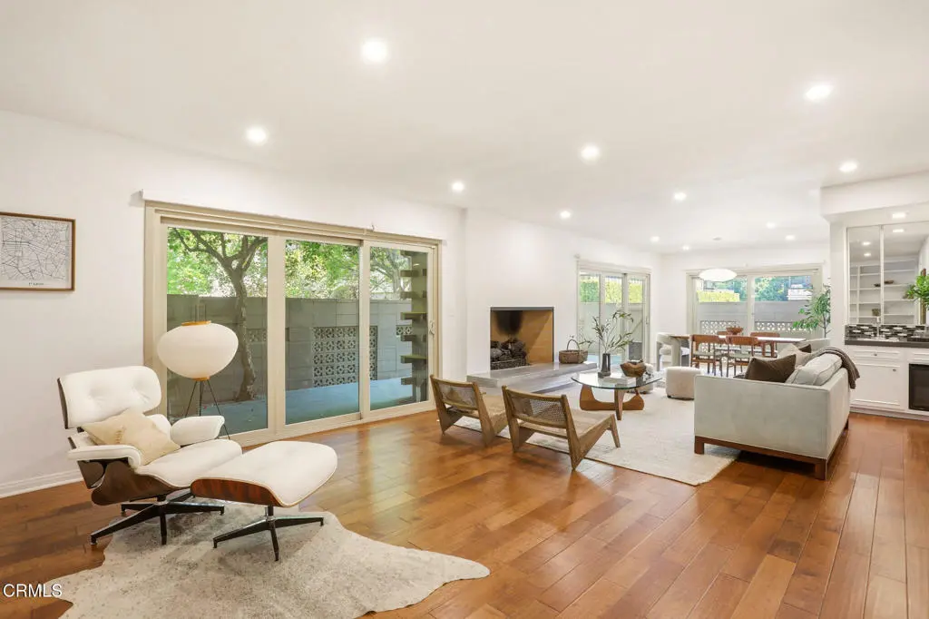 Condominium for sale at 1225 S Orange Grove Boulevard 2, Pasadena, CA featuring 3 beds and 2 baths