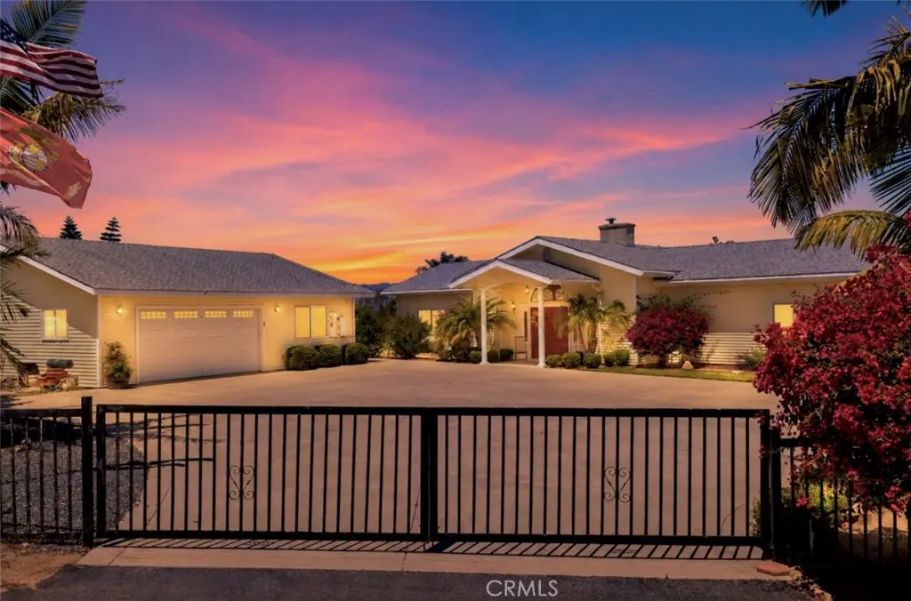 2713 E Mission, Fallbrook, CA — listing photo 1
