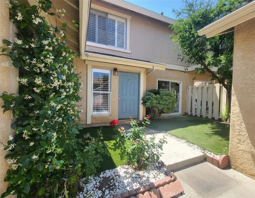 10125 De Soto Avenue 2, Chatsworth, CA — listing photo 1