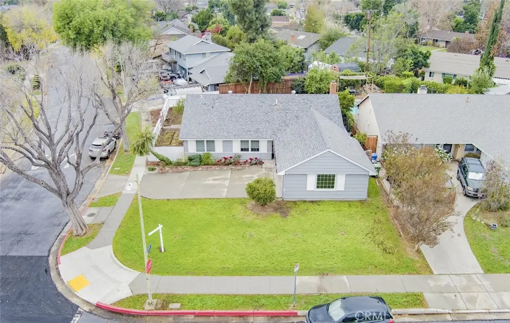 22201 Schoolcraft, Canoga Park, CA — listing photo 1