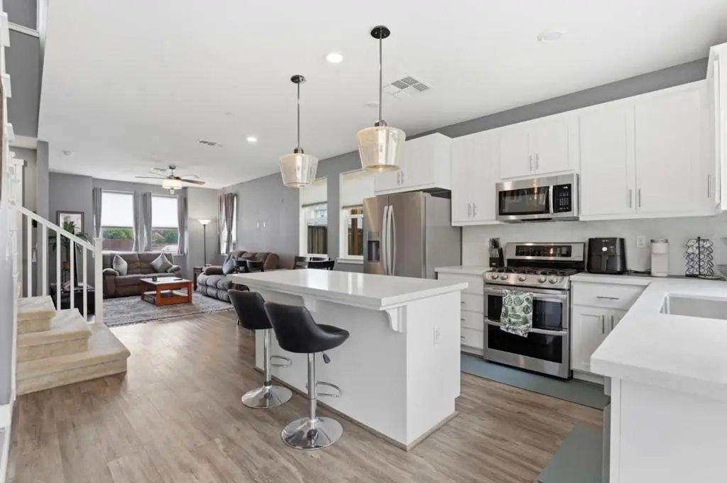 Single Family Residence for sale at 894 Brennan Way, Hollister, CA featuring 3 beds and 3 baths