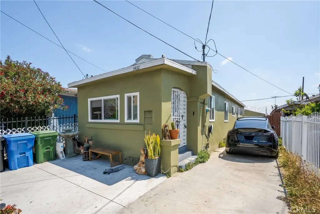 Single Family Residence for sale at 3432 Arlington, Los Angeles, CA featuring 3 beds and 2 baths
