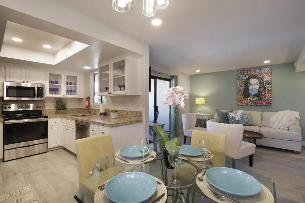 Residential Lease for rent at 5301 E Waverly Drive 192, Palm Springs, Riverside County, CA featuring 2 beds and 2 baths