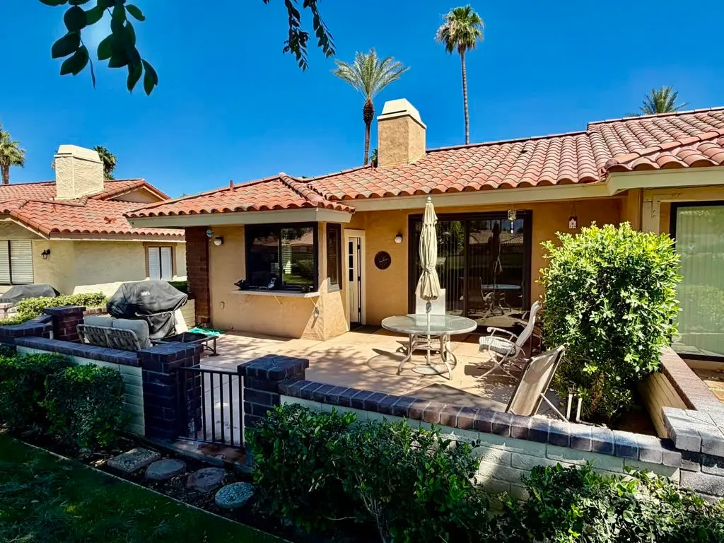 Residential Lease for rent at 311 Villena Way, Palm Desert, Riverside County, CA featuring 2 beds and 2 baths