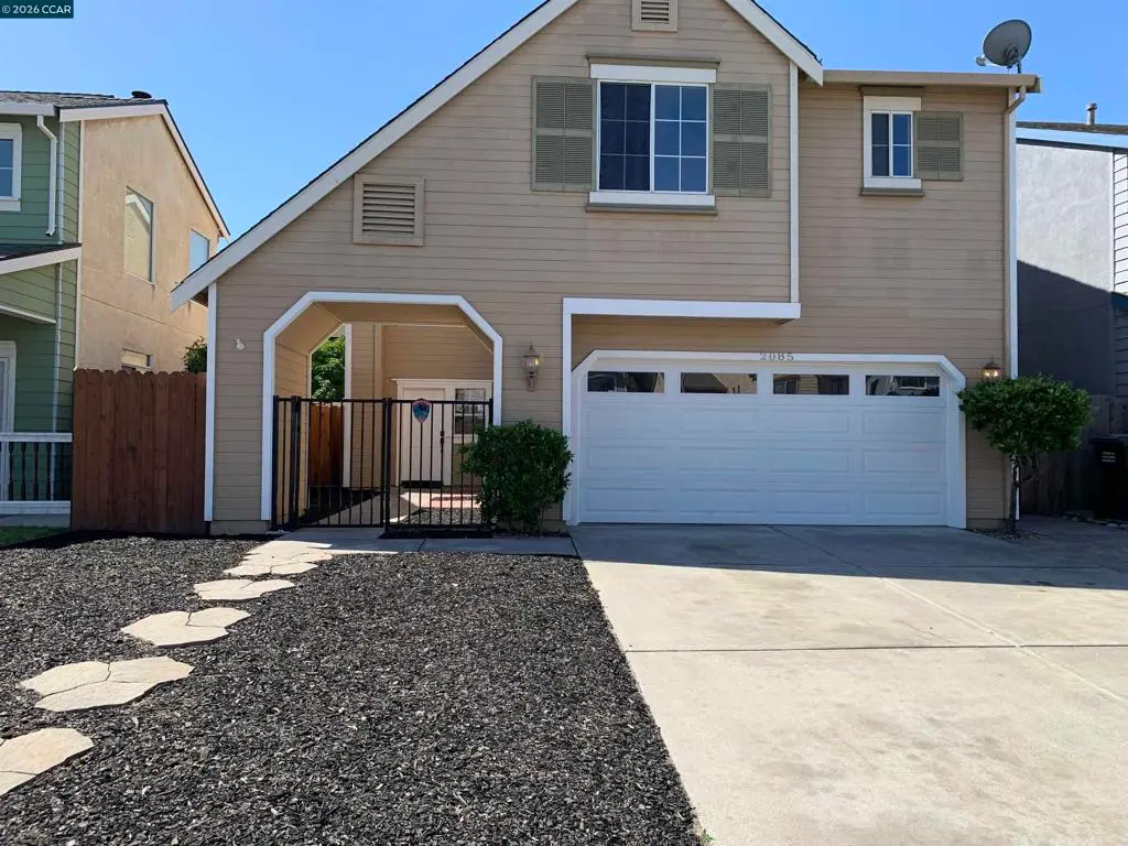 Single Family Residence for sale at 2085 Springbrook Ct, Oakley, CA featuring 5 beds and 3 baths