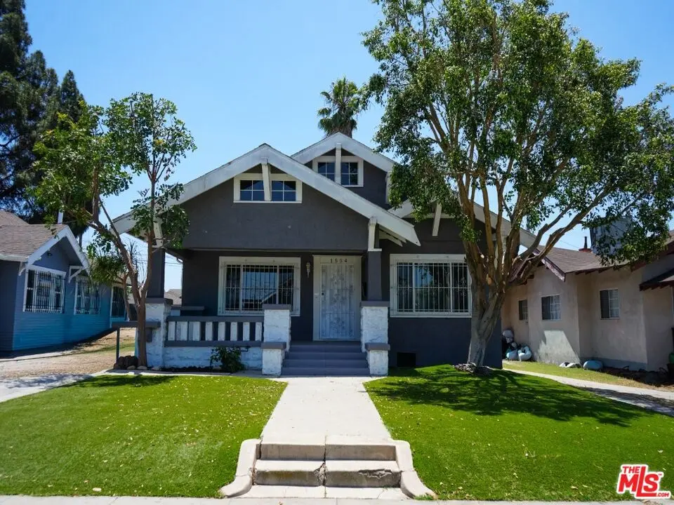 Single Family Residence for sale at 1554 W 46th Street, Los Angeles, CA featuring 2 beds and 1 bath