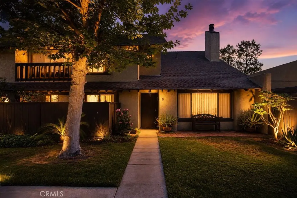 Condominium for sale at 1801 PARK GLEN B, Santa Ana, CA featuring 3 beds and 3 baths