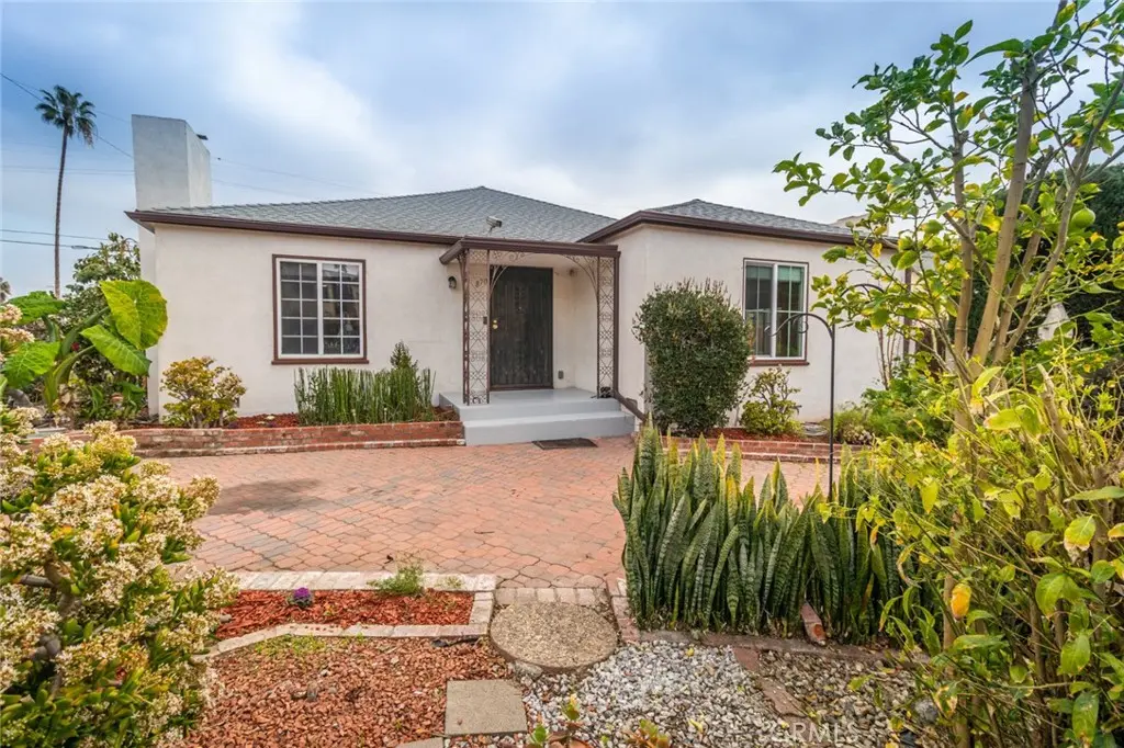 Single Family Residence for sale at 870 N Alexandria Avenue, Los Angeles, CA featuring 3 beds and 3 baths