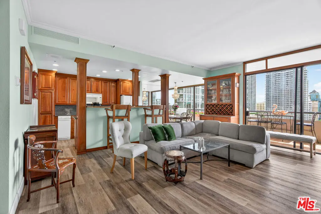 Condominium for sale at 600 W 9th Street 1512, Los Angeles, CA featuring 2 beds and 3 baths