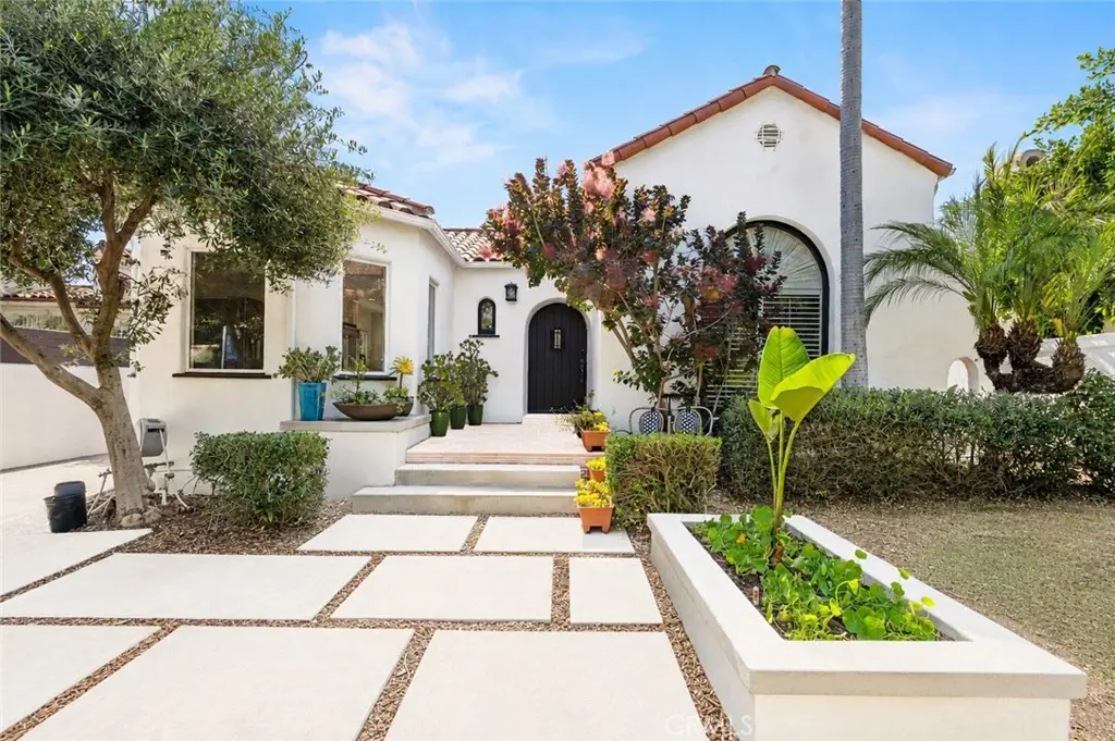 Single Family Residence for sale at 129 N Crescent Heights, Los Angeles, CA featuring 3 beds and 3 baths