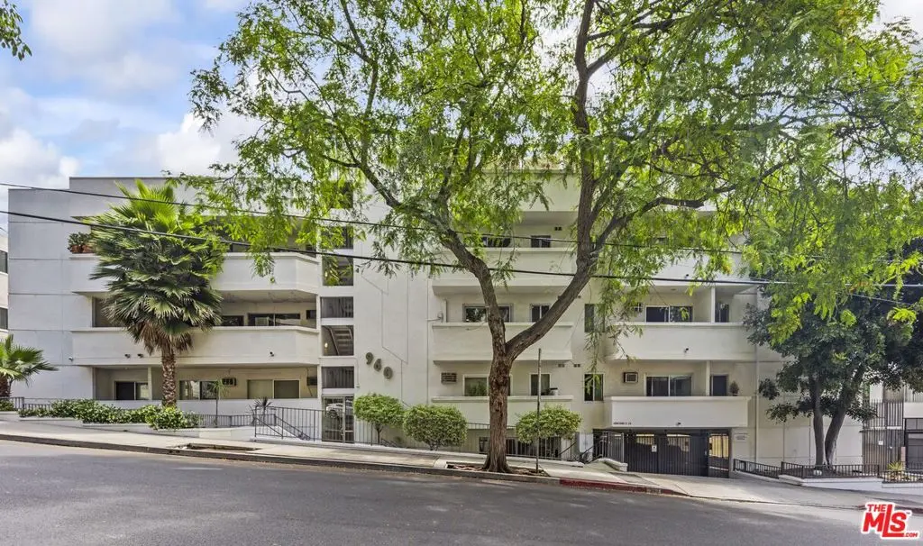 960 Larrabee Street 222, West Hollywood, CA — listing photo 1