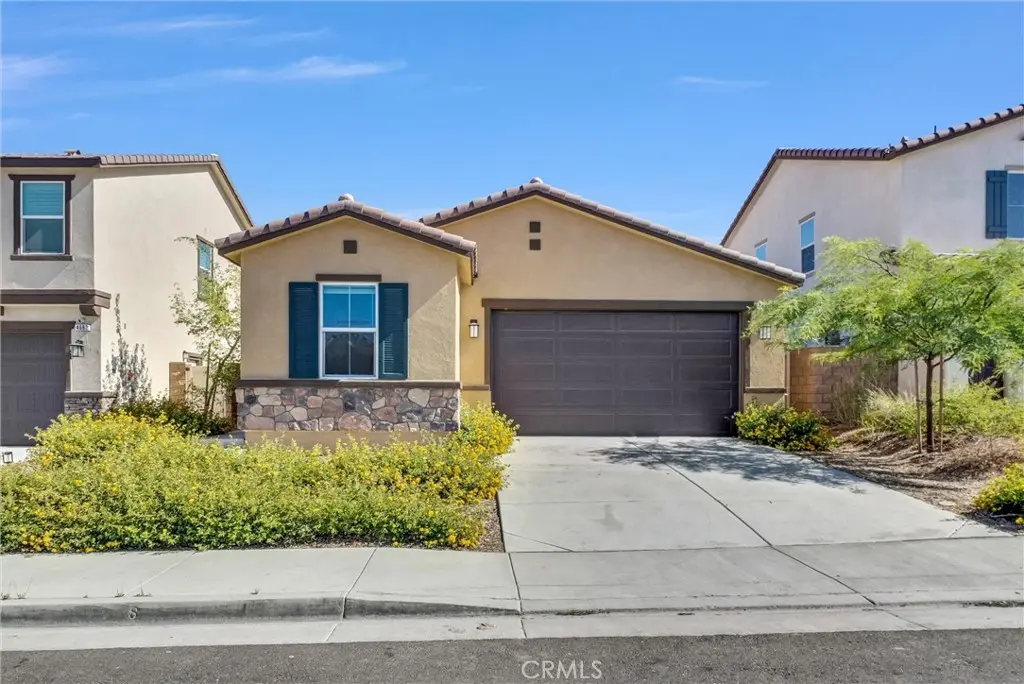 Residential Lease for rent at 4688 Florence, Lake Elsinore, Riverside County, CA featuring 4 beds and 2 baths