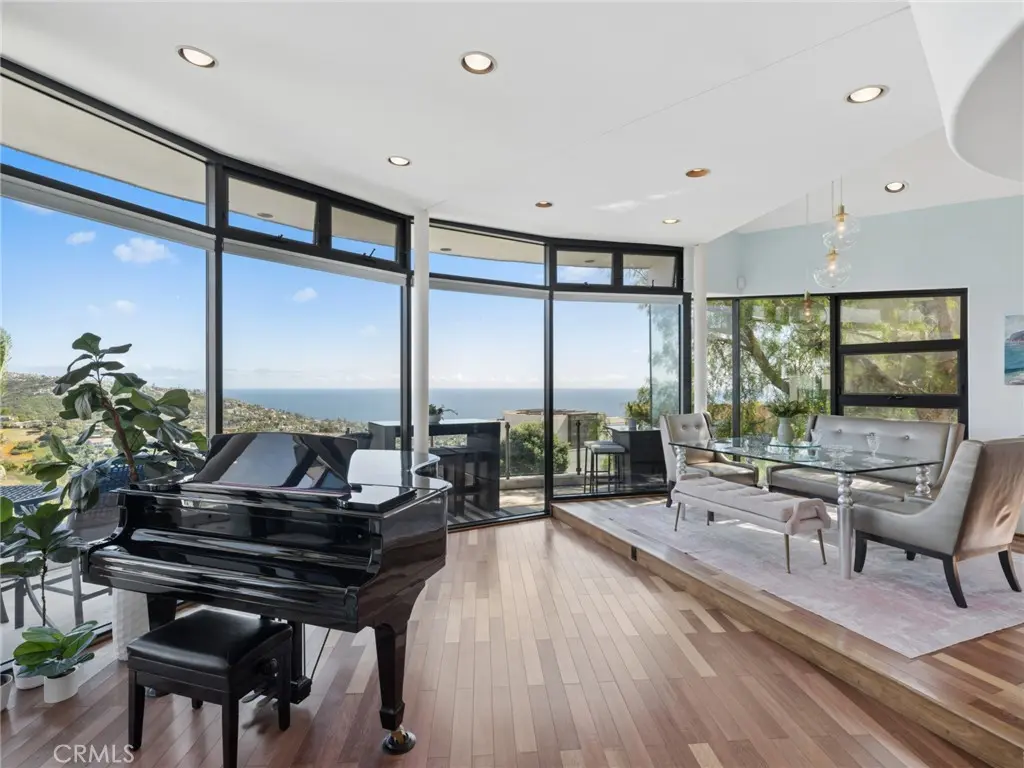 Single Family Residence for rent at 1445 Bounty Way, Laguna Beach, CA featuring 4 beds and 5 baths