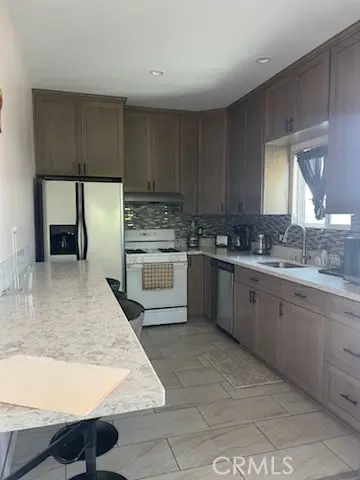 Residential Lease for rent at 3729 W 115th, Hawthorne, Los Angeles County, CA featuring 1 bed and 1 bath