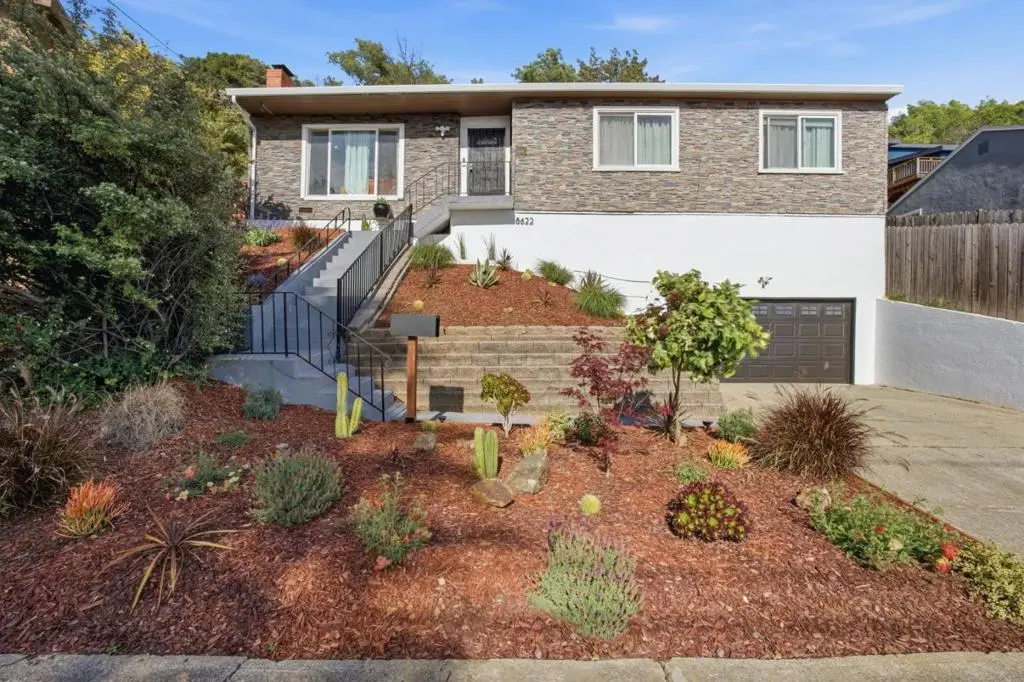 Single Family Residence for sale at 8622 Thermal Street, Oakland, CA featuring 3 beds and 2 baths