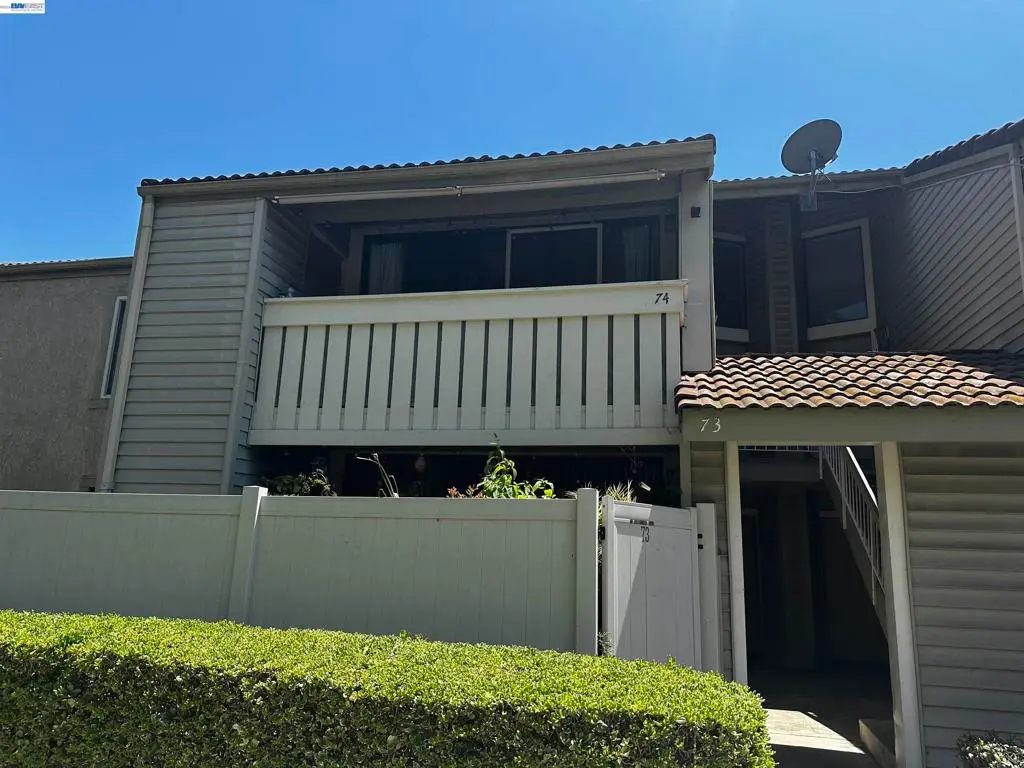 74 Carriage Way 74, Pomona, CA — listing photo 1