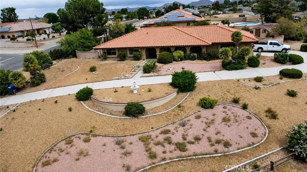 19996 Eyota, Apple Valley, CA — listing photo 1
